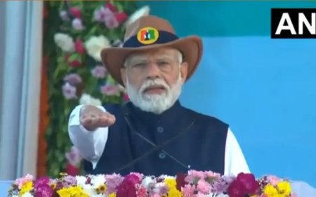 पीएम मोदी ने एकता नगर में ली एकता परेड की सलामी, दिलाई सुरक्षा की शपथ, जानें मुख्य अपडेट