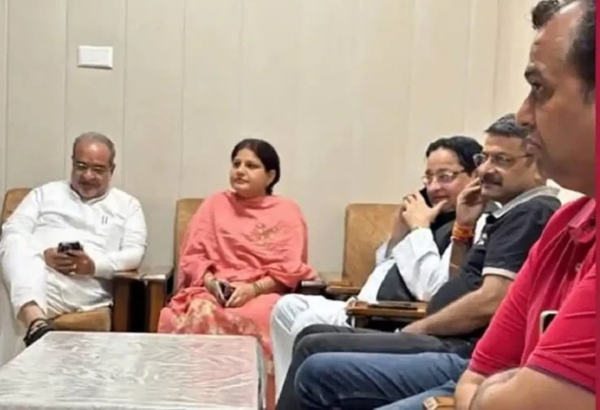 बीजेपी नेताओं के साथ सपा के पूर्व सांसद एसटी हसन की वेटिंग रूम वाली तस्वीर वायरल होने पर मचा घमासान