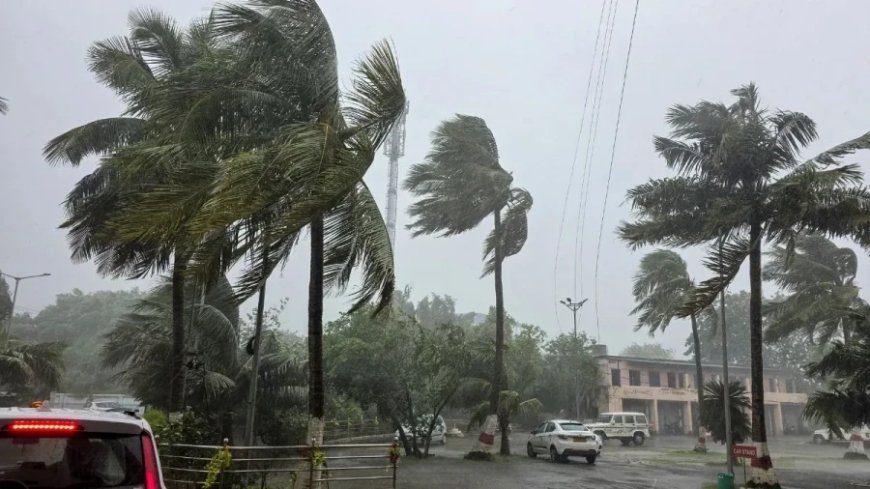चक्रवाती तूफान का असर छत्तीसगढ़ से यूपी बिहार तक, सात राज्यों में बारिश का अलर्ट